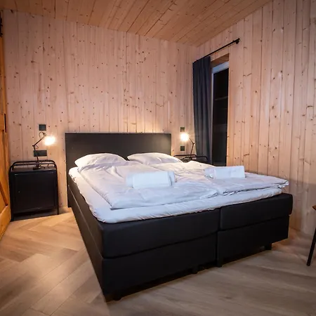 Apartments Am Eschenberg Aparthotel 3*